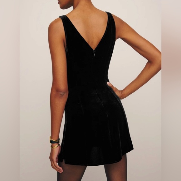 Brisbane Black Velvet Dress Reformation - Picture 4 of 8